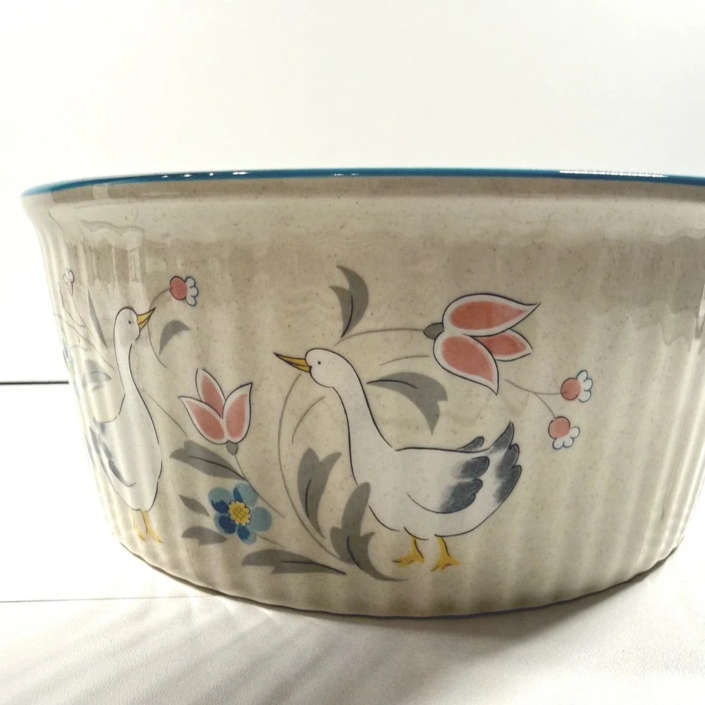 Vintage 1988 Country Classics Action Geese Stoneware Bowl & 4 Plates 5pc Set EUC
